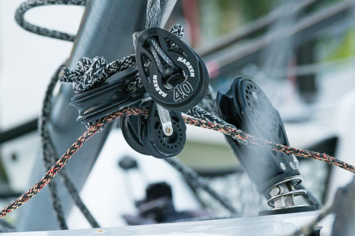 Des poulies de pied de mât